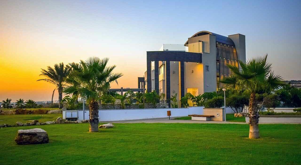 Villas for Sale in Sheikh Zayed